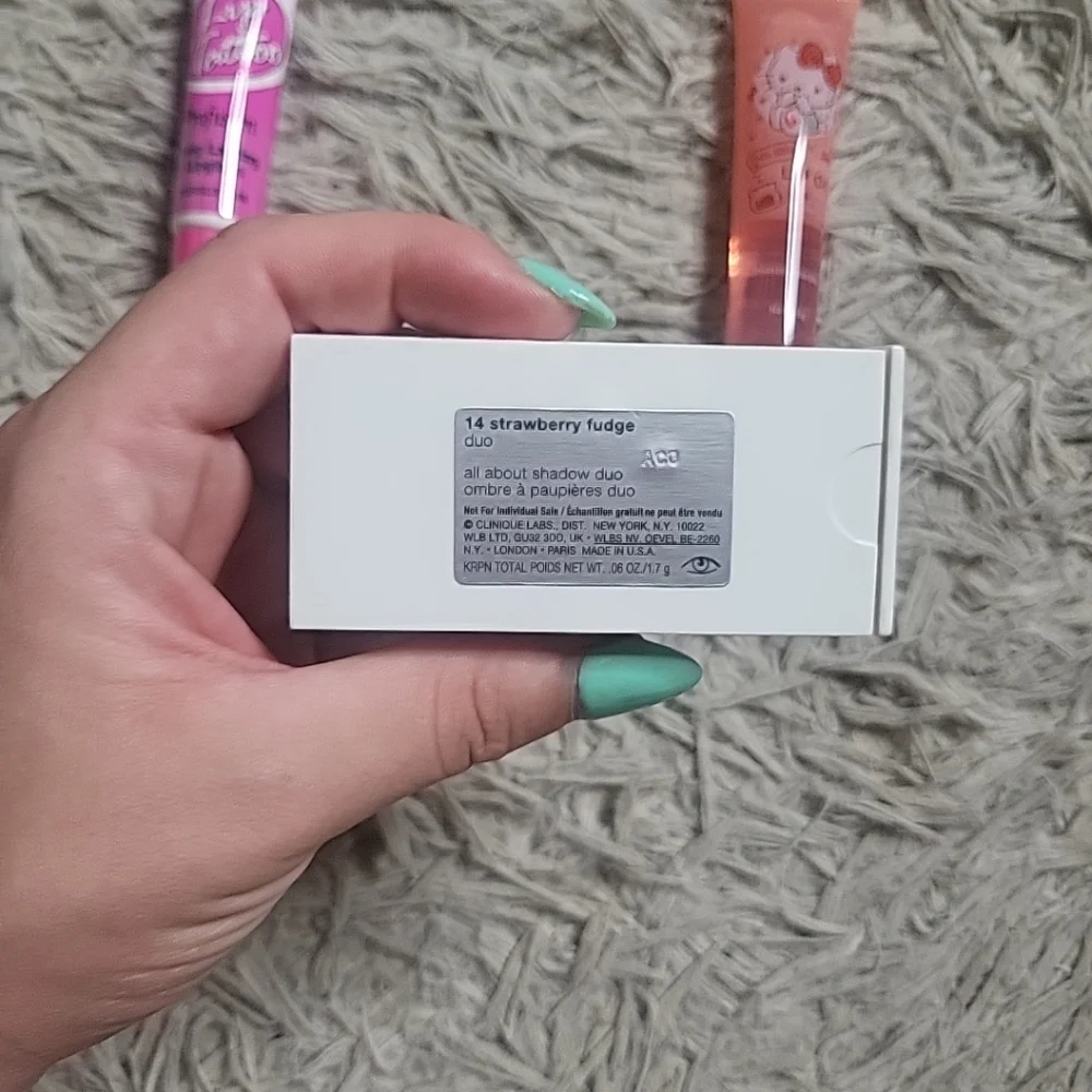 Beauty Bundle Makeup Skin Nars Blush Clinique Eyeshadow Duo Moisturizer Lips ✨️